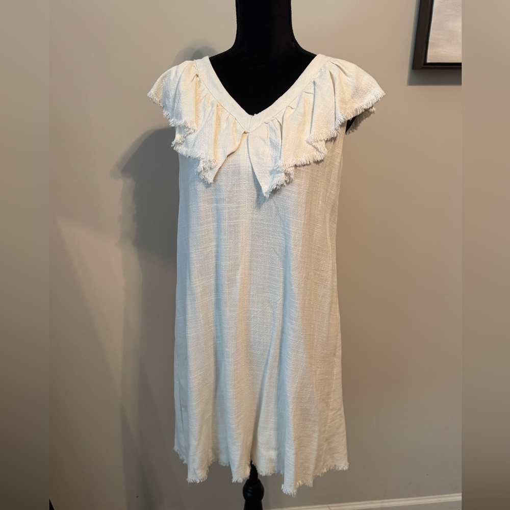 mo vint white dress with frayed color detail. Size small